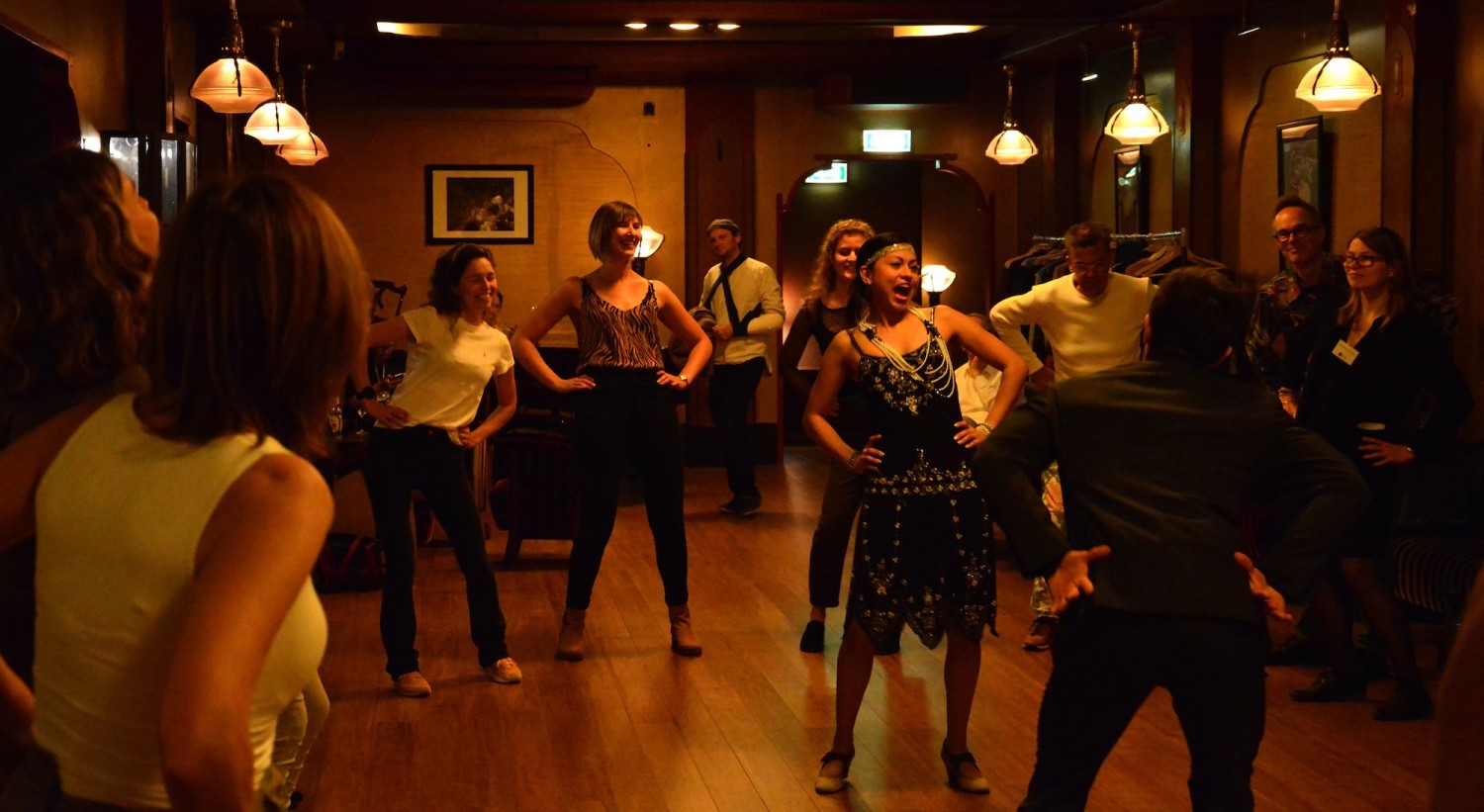 Swing in Utrecht leert het publiek de charleston